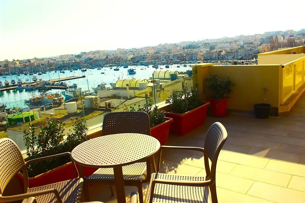 Seagull Penthouse Marsaxlokk Apartment