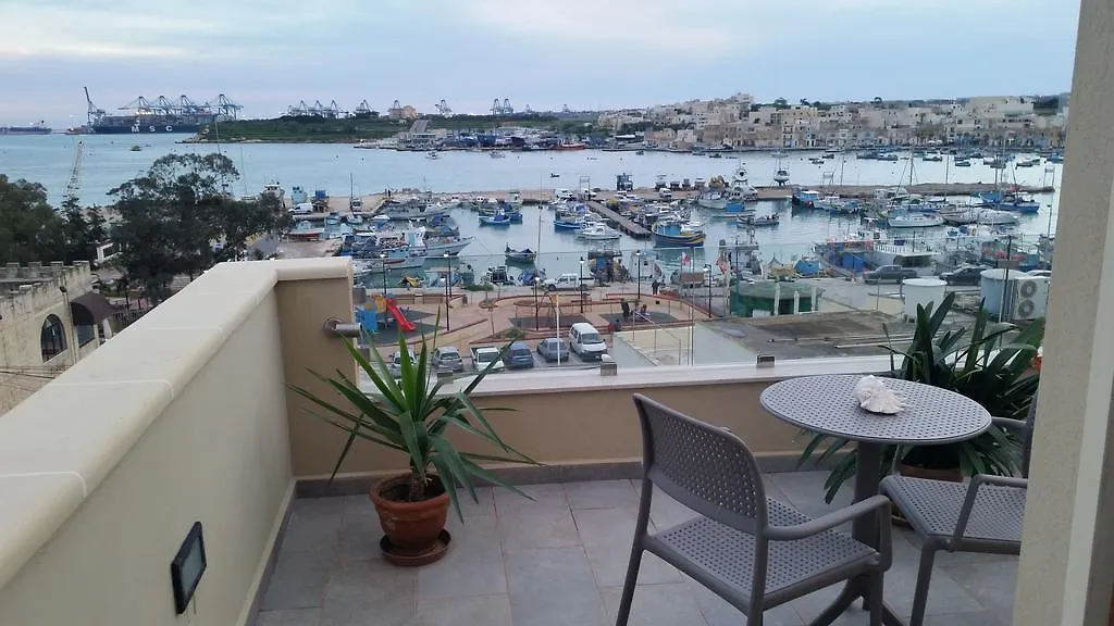 Seagull Penthouse Marsaxlokk Apartment