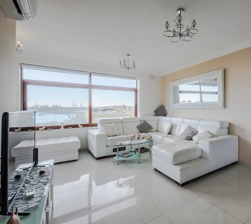 Seagull Penthouse Marsaxlokk Apartment